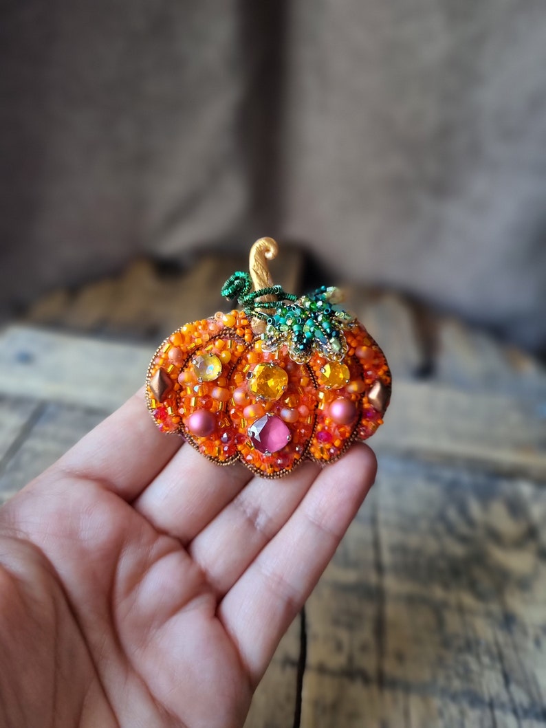 Handmade pumpkin brooch,Design pumpkin jewelry, Nature-inspired Accessory, Beaded Patch, Unique gift for her,Mother's Day Gift zdjęcie 6