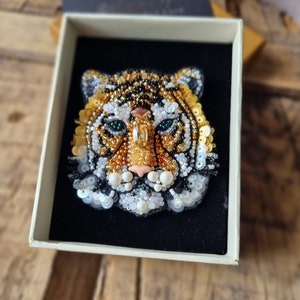 Handmade Tiger Brooch, Handcrafted Pin, Embroidery Brooch, Unique Gift For Her, Gift For Mother, Wildlife Inspired, Custom Jewelry image 9