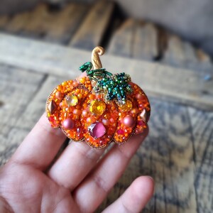 Handmade pumpkin brooch,Design pumpkin jewelry, Nature-inspired Accessory, Beaded Patch, Unique gift for her,Mother's Day Gift zdjęcie 5