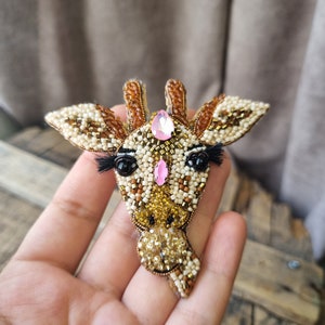 Handmade Giraffe Brooch, Pink Giraffe Pin, Crystal Animal Pin, Wild Animal Jewelry, Mother's Day Gift image 2