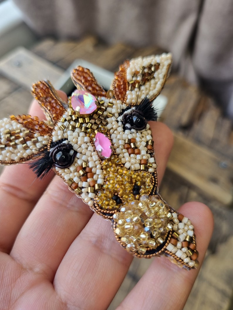 Handmade Giraffe Brooch, Pink Giraffe Pin, Crystal Animal Pin, Wild Animal Jewelry, Mother's Day Gift zdjęcie 5