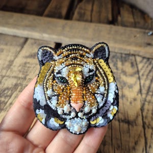 Handmade Tiger Bead Embroidery Brooch: Wildlife Jewelry Gift