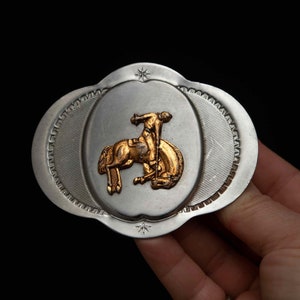 Vintage zilver- en goudkleurige riemgesp – Made in Japan – Bucking Bronco Cowboy