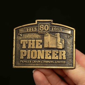 Boucle de ceinture pour élévateur à grain Pioneer vintage - Années 80, 1913-1993