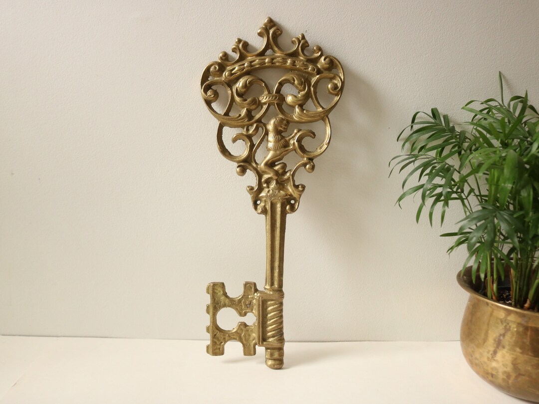 Large Brass Key Wall Hanging Door Hanging Lion Family Crest Etsy
