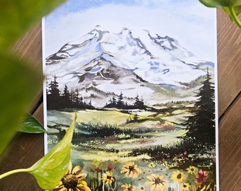 Puede incluir: Pintura acuarela de una cordillera nevada con un campo de flores silvestres amarillas en primer plano. El cielo es azul claro con algunas nubes.