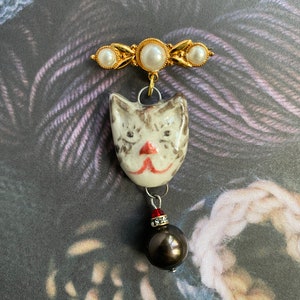 Handmade ceramic tabby cat retro brooch-cute and quirky jewellery