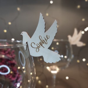 Tarjetas de nombre de madera personalizadas para vidrio - Paloma - Decoración de mesa cortada y grabada con láser para bodas, aniversarios, fiestas, otros eventos
