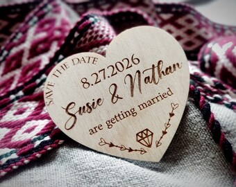 Incantevole invito a nozze in legno tagliato al laser - Salva la data / Personalizzato con nomi personalizzati, design Hart, inviti di nozze rustici