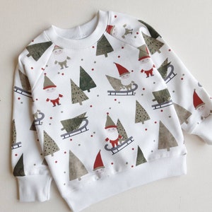 Weißer Weihnachtspullover mit Zwergen / Baby Pullover mit roten Weihnachtszwernen und Bäumen /1 2 3 4 5 Jahre