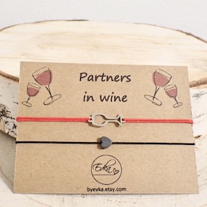 Braccialetti WINE + HEART / carta regalo personalizzata / braccialetto dell'amicizia / calice da vino / amore tra sorelle / resistente all'acqua / addio al nubilato