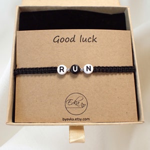 ARMBAND VOOR RUNNER | Macramé armband | Hardloopcadeau | Joggingbroek | Waterbestendig| Marathon | Loper: