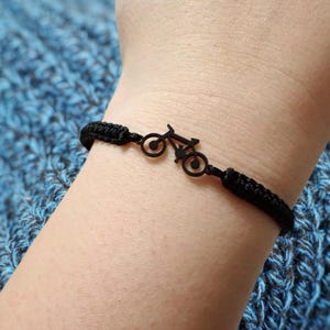 BRACELET DE VÉLO NOIR | vélo | 18 couleurs | carte cadeau personnalisée | chaîne de vélo | cyclisme | bracelet résistant à l'eau