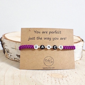 BRACELET POUR DANSEUSE | Bracelet en macramé | Cadeau de danse | Danse | Résistant à l'eau | J'aime la danse | Danse classique | Carte cadeau personnalisée