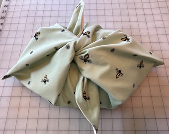 Bento Bag - Bumble Bees and Beige Muslin Lining, Reusable Tote or Storage Bag