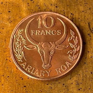 Zebu and Vanilla 10 Francs Madagascar Authentic Coin Money for Jewelry and Craft Making (2 Ariary) (Omby)