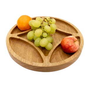 Compartimentele schaal, houten fruitschaal, gesneden houten schaal gemaakt van massief hout natuurlijk eikenhout bedekt met natuurlijke olie en bijenwas