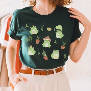 Garden Frog Shirt Cute Frog Tshirt Cottagecore Clothing Cottagecore Frog Mori Girl Harajuku Aesthetic Yume Kawaii Frog Kawaii Aesthetic