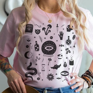 Witchy Things shirt mystieke hemelse top tarotkaart shirt magische tshirt Wicca sterrenbeeld Tee occulte Boho Halloween esthetische kleding