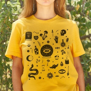 Witchy Things shirt mystieke hemelse top tarotkaart shirt magische tshirt Wicca sterrenbeeld Tee occulte Boho Halloween esthetische kleding