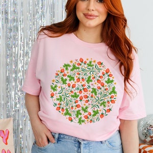 Strawberry Shirt Strawberry Tshirt Cottagecore Shirt Fruit Shirt Strawberry Graphic Tee Strawberry T Shirt Botanical Clothes
