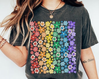 Camisa de flores silvestres del orgullo gay de Comfort Colors Camisa del orgullo sutil Camisa del orgullo Camisa de flores arcoíris Camisa del orgullo LGBTQ Camisa de flores prensadas