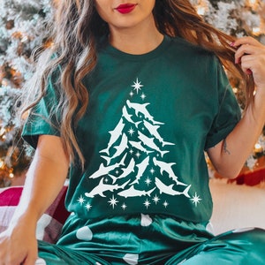 サメのクリスマスシャツ サメ好きへのギフト サメのTシャツ サメのTシャツ サメのシャツ サメのギフト サメのギフト サメのTシャツ ホリデーサメシャツ