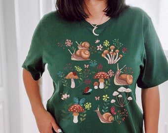 Maglietta con lumache e funghi, abbigliamento Cottagecore, abbigliamento Cottage Core, regalo estetico per gli amanti delle lumache Goblincore, maglietta Fairycore, regali con lumache