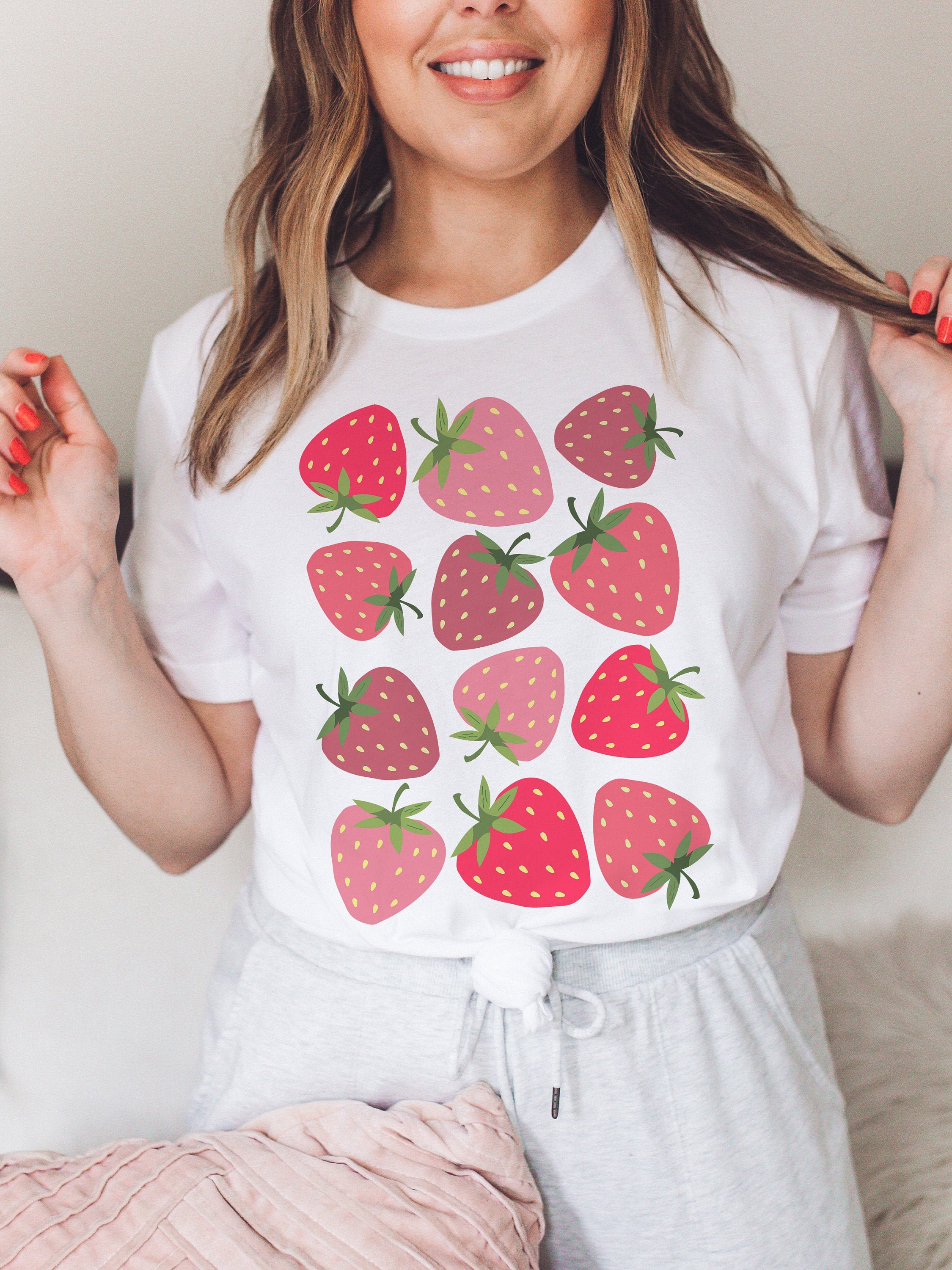 【ITZAVIBE】25ss STRAWBERRY STAR T SHIRT MUSINSA | ITZAVIBE STRAWBERRY STAR T SHIRT