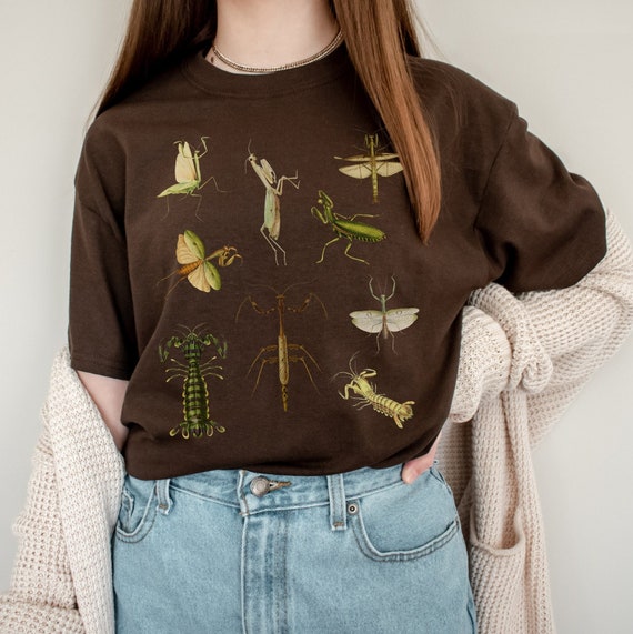 Praying Mantis Shirt Entomology Shirt Goblincore Shirt Insect Shirt Bug Shirt Preying Mantis Tshirt Dark Academia Shirt Forestcore Shirt