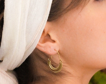 Elegant Golden Sun Earrings: Nickel-Free Brass Jewelry