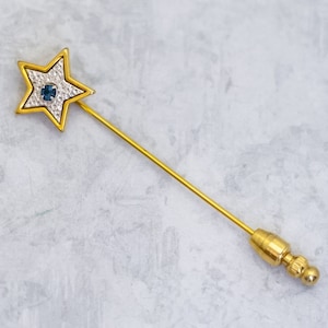Vintage Star Tip Rhinestones Gold Tone Stick Pin by Avon - C12