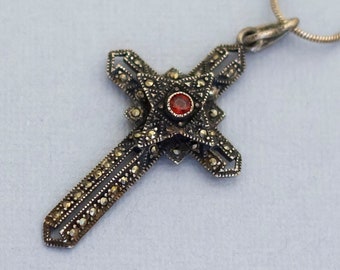 20'' sterling silver knight's cross vintage necklace (C7)