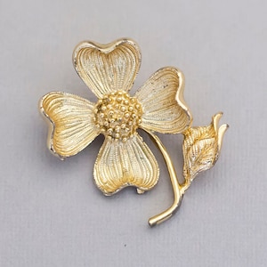 Plain golden flower vintage brooch (CW1)