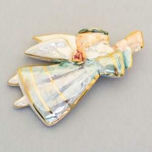 Ceramic angel vintage brooch (C5)