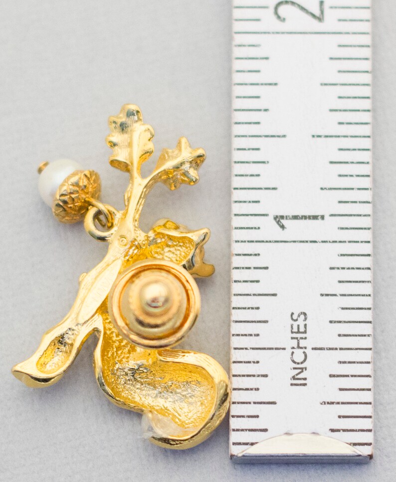 Squirrel Jewelry Vintage Pin Avon Pin Avon Jewelry Avon Brooch CH1 Squirrel Pin Cute Pin Squirrel Brooch Animal Pin Harvest Pin