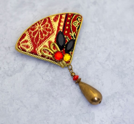 Vintage Brooch, Oriental Brooch, Gold Tone Brooch… - image 1