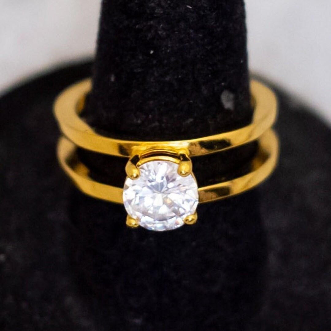 Size 7, Vintage Clear Gem Gold Tone Double Band Elegant Ring