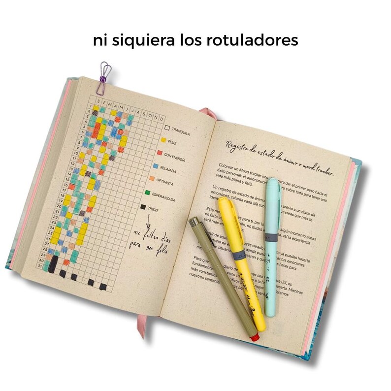 Puede incluir: Un juego de tres tazas de cer&aacute;mica con acabado mate moteado. Las tazas son de color crema, gris claro y gris oscuro. Cada taza tiene un dise&ntilde;o simple y minimalista.