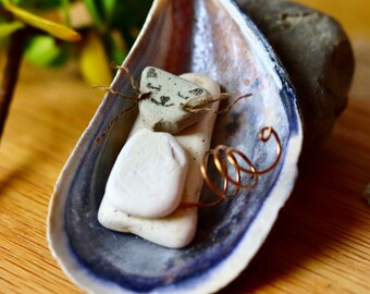 Fridge Magnets, Cat stone & shell Magnet, Unusual Gift, Cute cat Magnet, Gift for cat lover