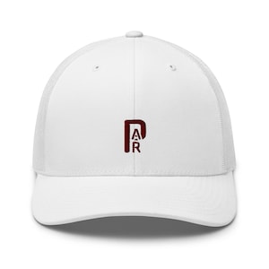Embroidered Golf Trucker Cap: Stylish Par Golfer Gift