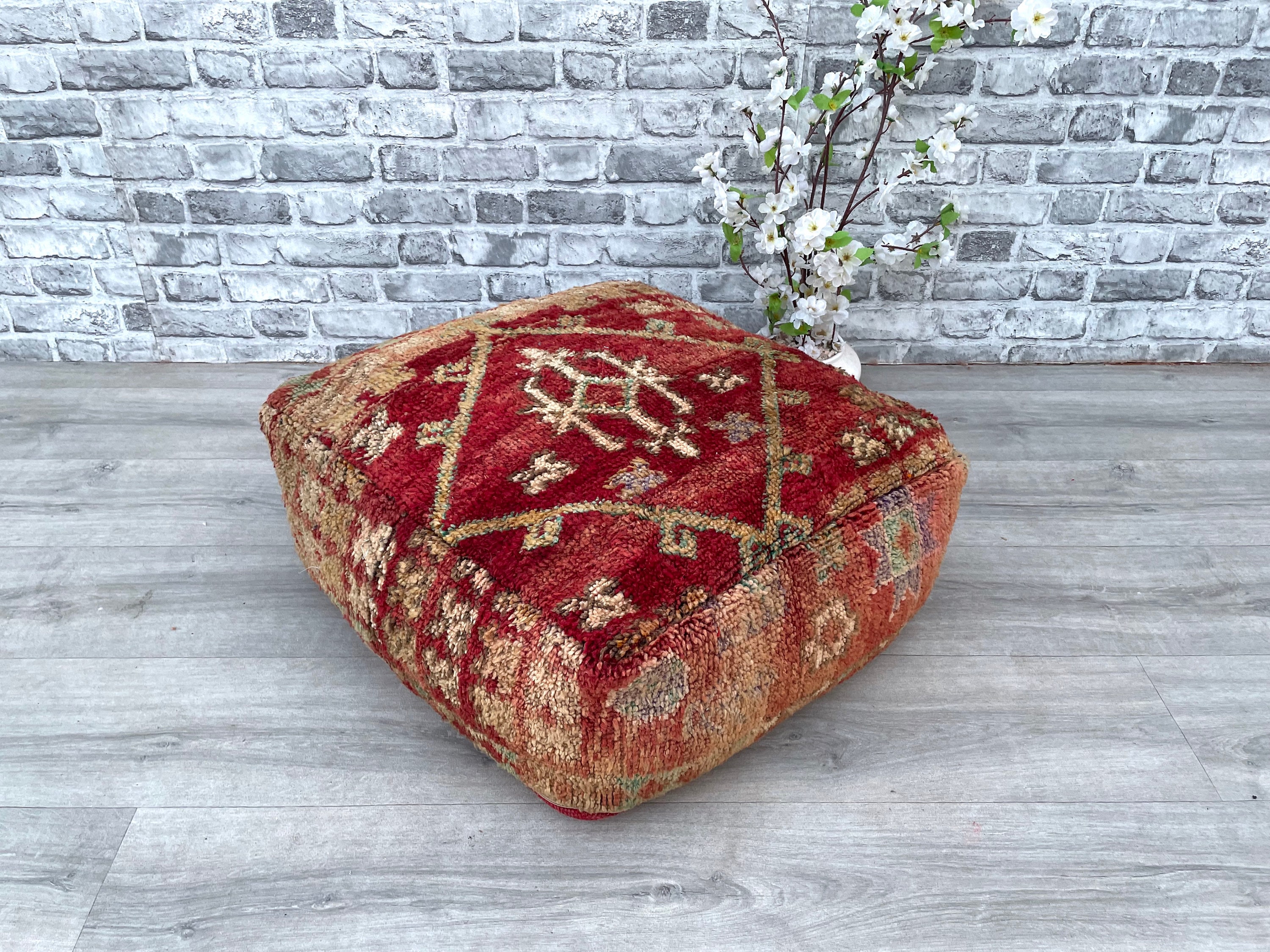 coussin de plancher marocain, boujaad pouf , fabriqué à la main partir du tapis boujad, coussin berber marocain plancher, fauteuil, oreiller sofa