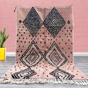 Authentic Moroccan rug 5X8- Authentic Moroccan Boujad Rug - Berber tribal rug - Handmade Old Moroccan Rug 5.2 FT x 8.3 FT