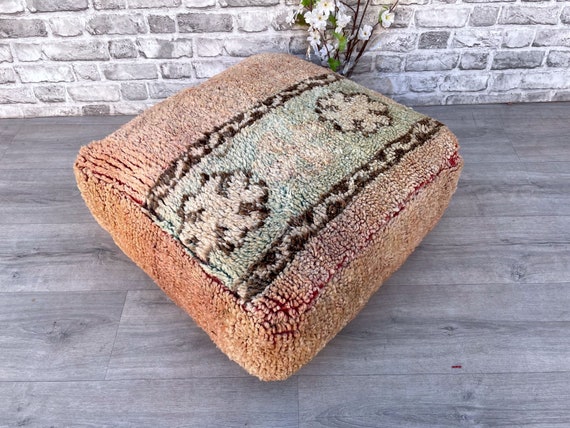 Large moroccan top floor pillows