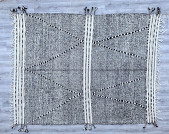 Flat Moroccan rug 7.5 x 9.10 ft ft ,Moroccan flat woven rug 7X10 - Berber kilim carpet , Vintage Moroccan rug, Berber handmade carpet