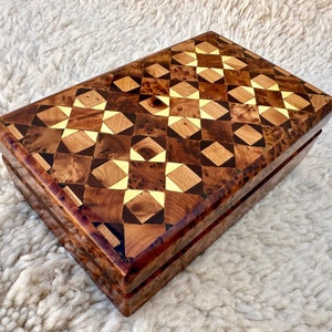 Schmuckschatulle Holz Wurzelholz, handgefertigte kleine Schmuckschatulle 8 x 5 Zoll, dekorative Aufbewahrungsbox für Frauen, handgefertigte Schmuckschatulle aus massivem Thuya-Holz Wurzelholz
