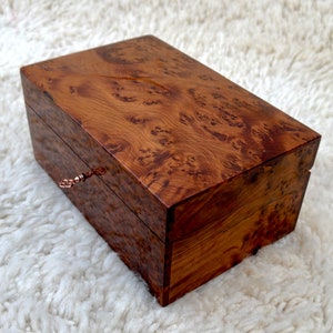 Holz Thuya Box Frauen aus Thuya Maser 8 x 5 in, abschließbar Holzkiste mit zwei Aufbewahrungsebene, Schmuck Organizer Box, Holz Schmuckschatulle