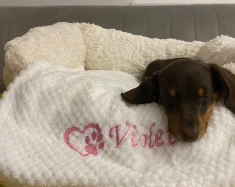 Personalised, embroidered dog/cat puppy/kitten/pet soft waffle blanket.