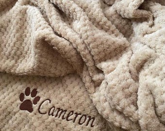 Personalised, customised embroidered dog/cat puppy/kitten/pet gift, soft cosy blanket/furniture throw.