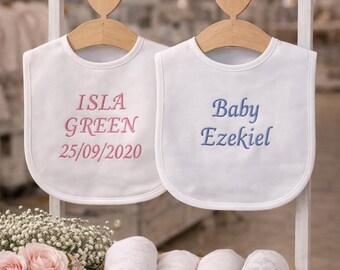 Babero personalizado bordado para bebé niño pequeño con nombre y fecha. Regalo ideal.